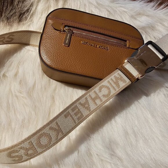 Michael Kors Banana bag Tan and Gold - Picture 1 of 10